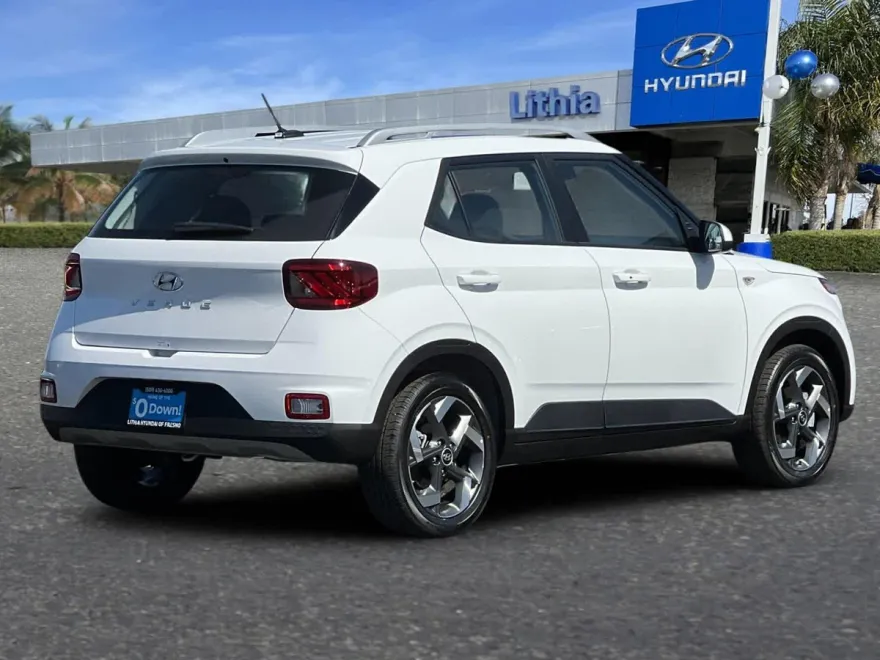 2025 Hyundai Venue SEL photo 1