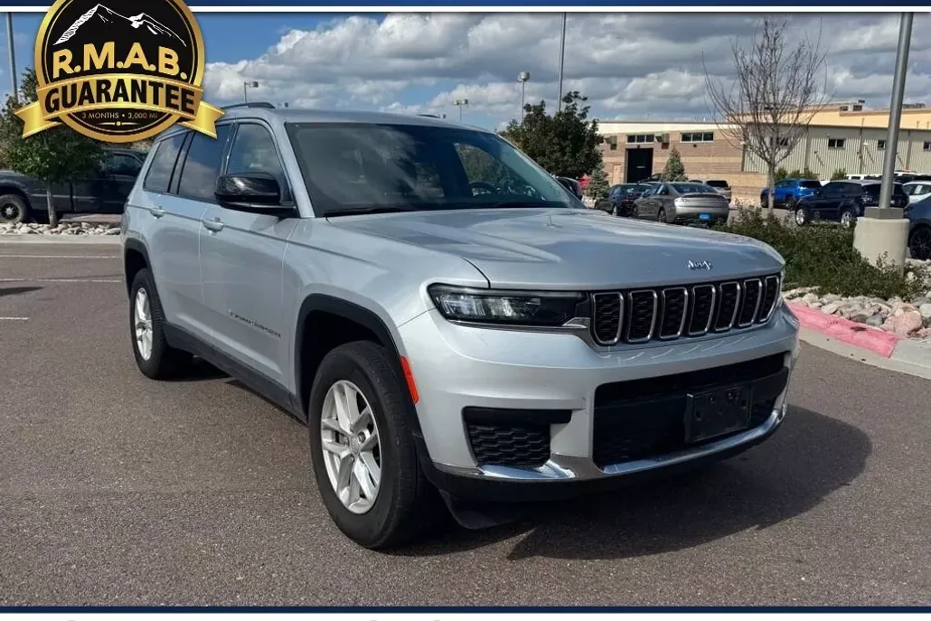 2023 Jeep Grand Cherokee Laredo Altitude photo 1