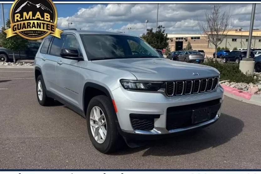 2023 Jeep Grand Cherokee Laredo Altitude photo 1