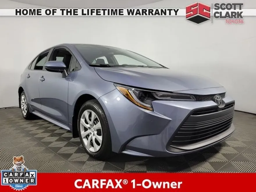 2025 Toyota Corolla LE photo 1