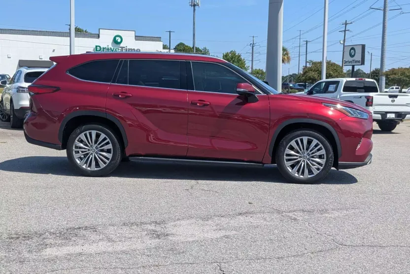 2022 Toyota Highlander Platinum photo 1