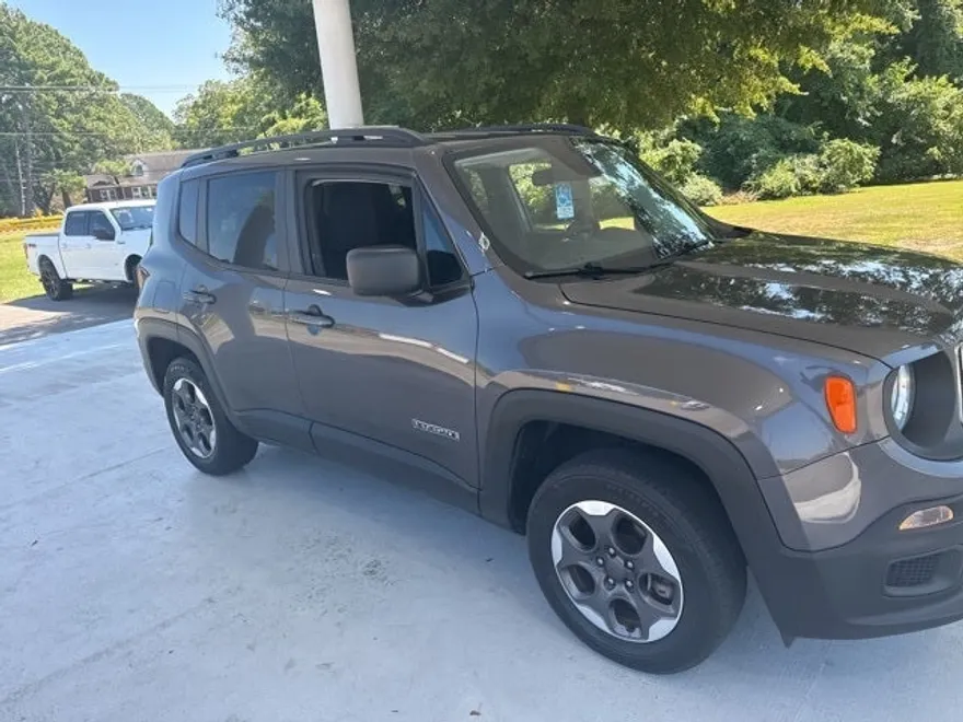2018 Jeep Renegade Sport photo 1