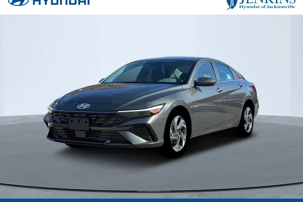 2025 Hyundai Elantra SEL Convenience photo 1