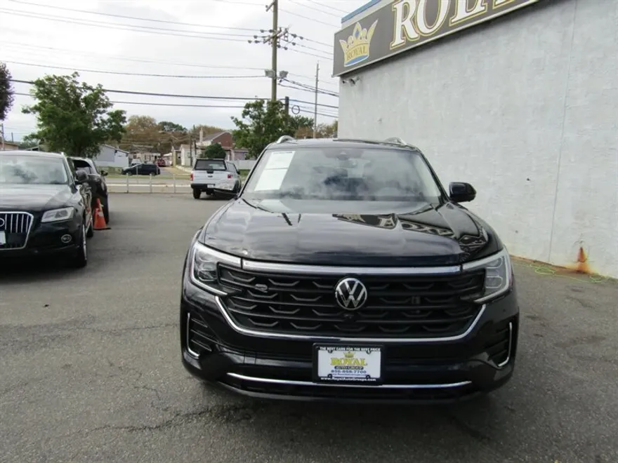 2024 Volkswagen Atlas SEL Premium R-Line photo 1