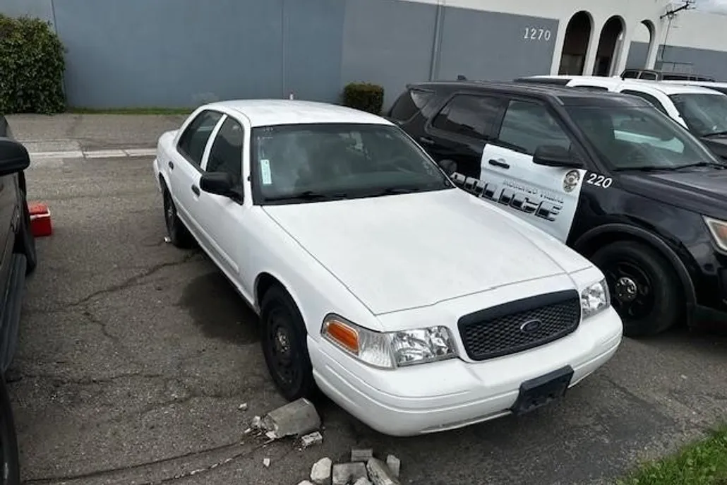 2003 Ford Crown Victoria Police Interceptor photo 1