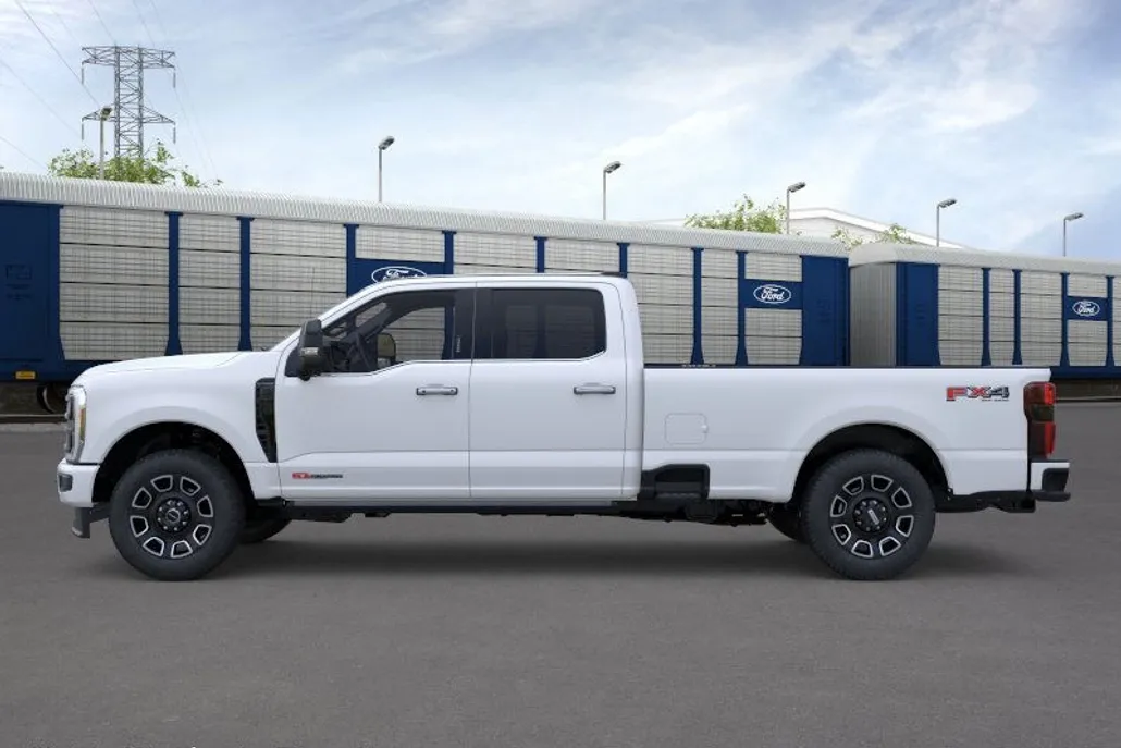 2026 Ford F-350 Platinum photo 1
