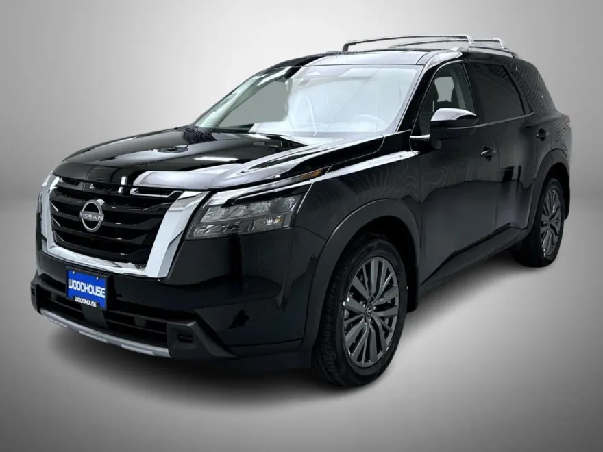 2025 Nissan Pathfinder SL photo 1