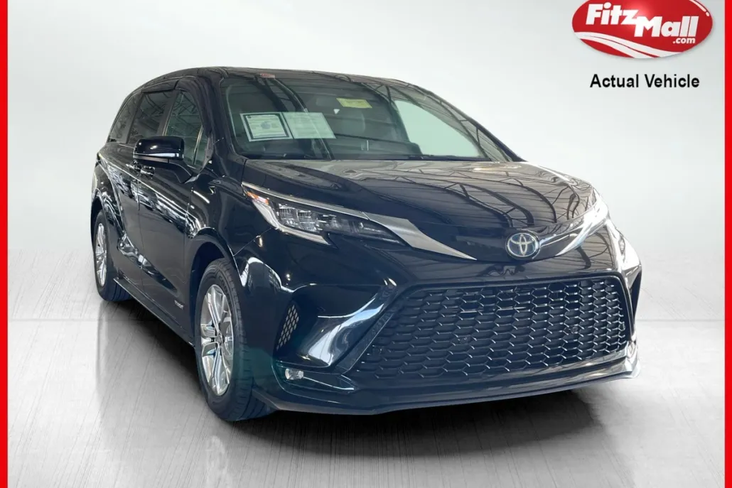 2021 Toyota Sienna XSE photo 1