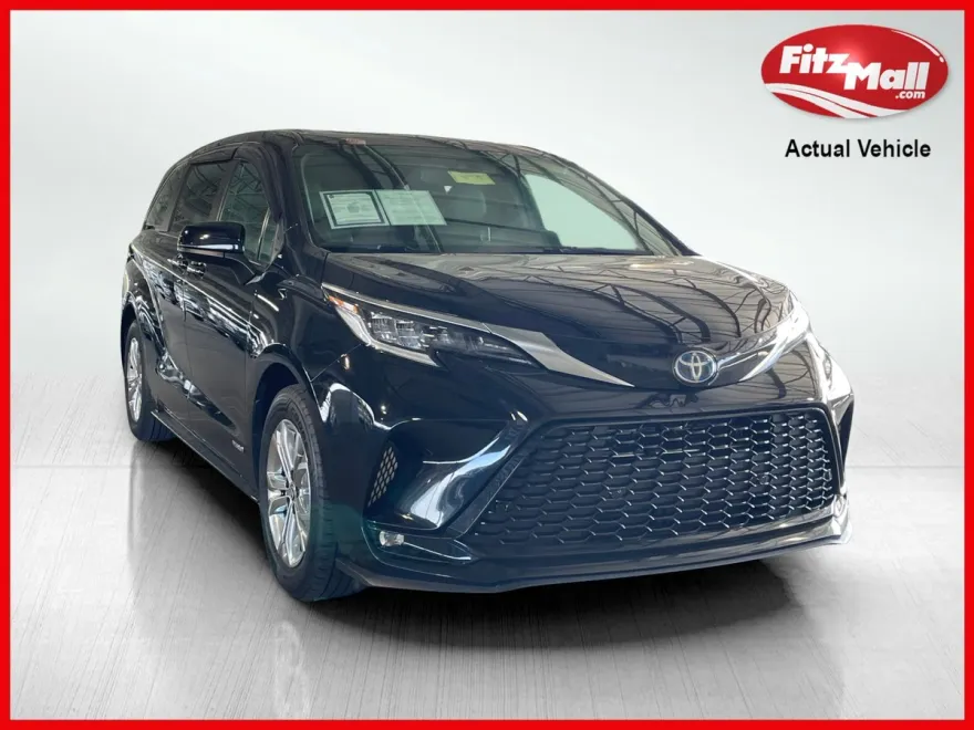 2021 Toyota Sienna XSE photo 1