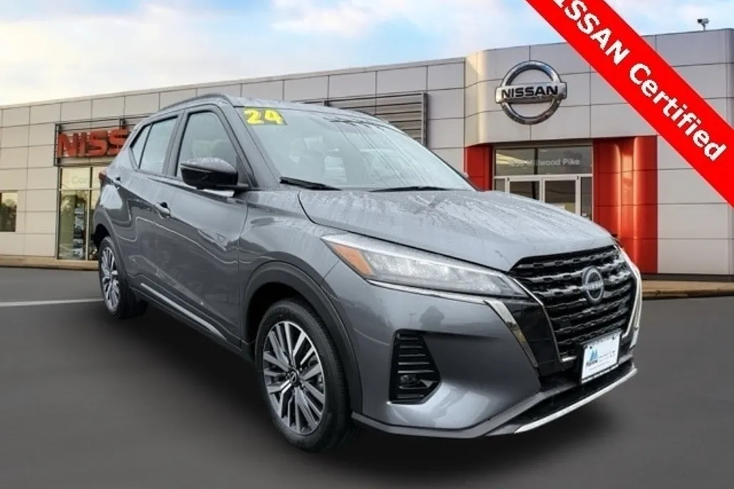 2024 Nissan Kicks SR photo 1