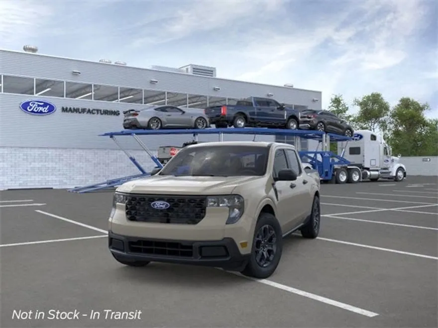 2025 Ford Maverick XLT photo 1