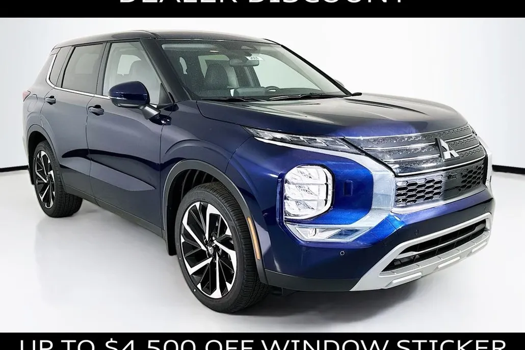 2024 Mitsubishi Outlander SE photo 1
