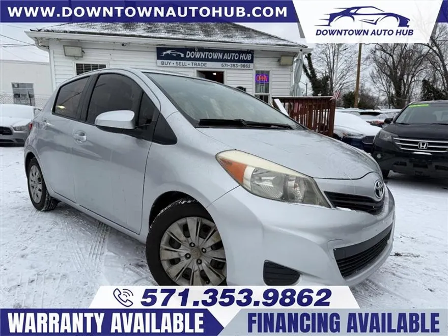 2014 Toyota Yaris LE photo 1