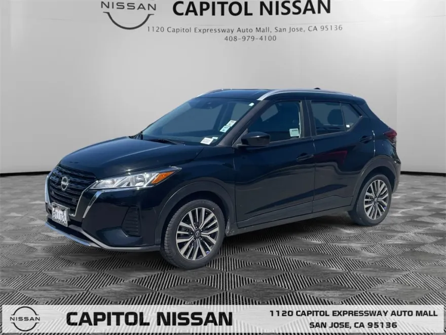 2022 Nissan Kicks SV photo 1