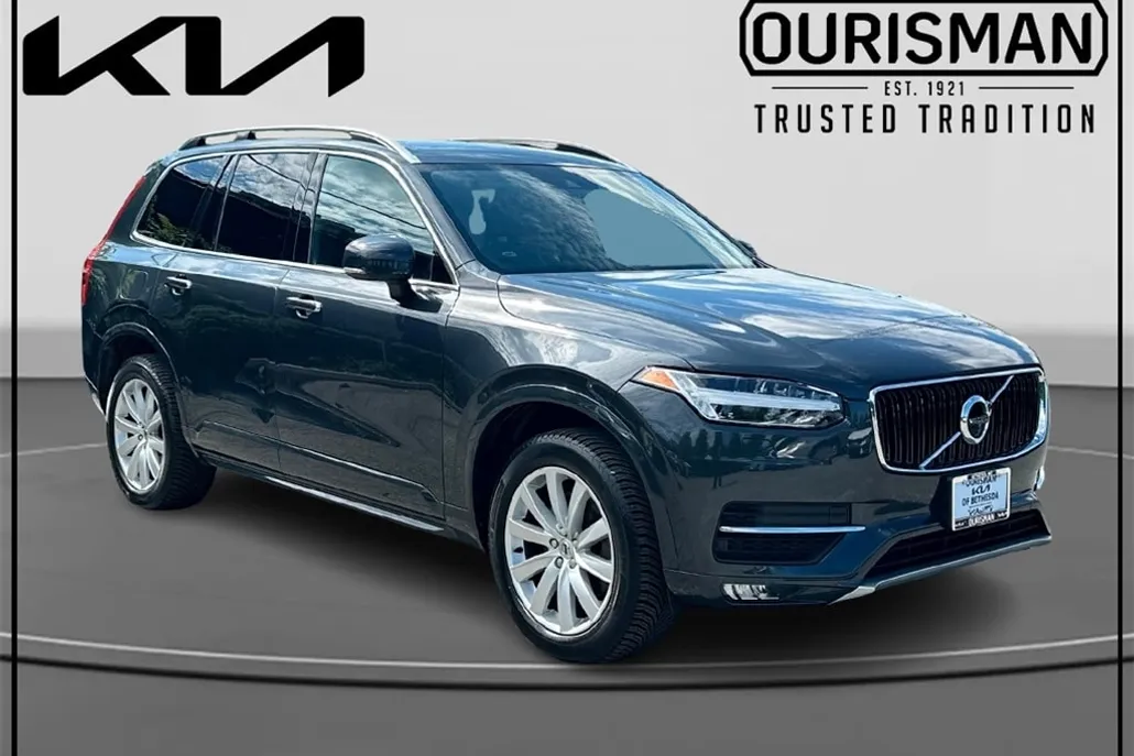 2017 Volvo XC90 Momentum photo 1