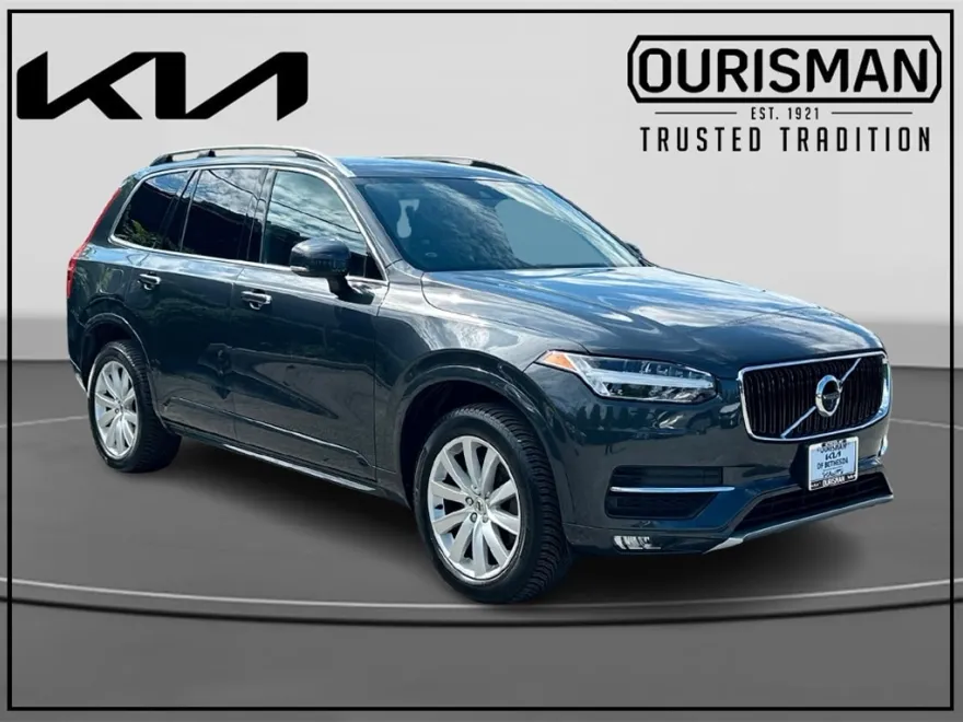 2017 Volvo XC90 Momentum photo 1
