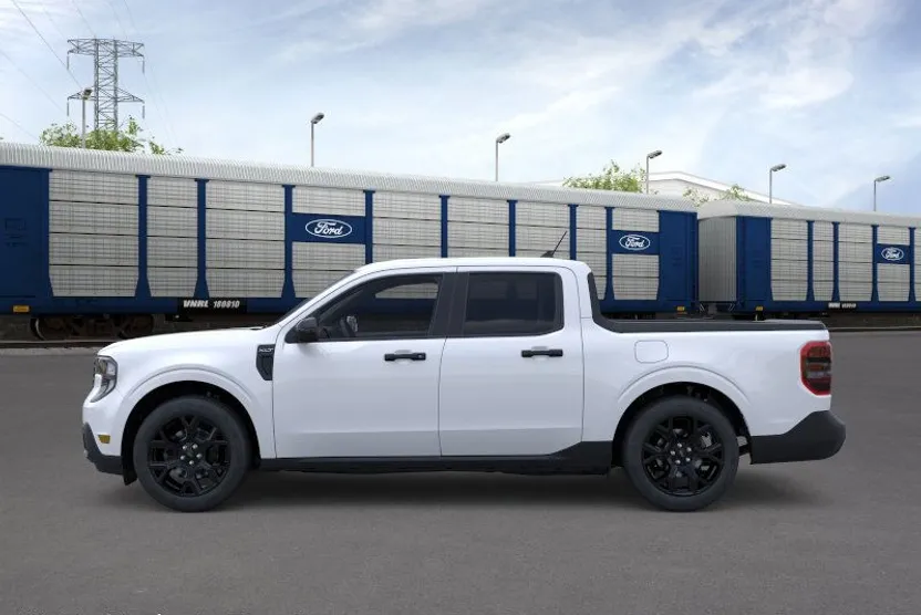 2025 Ford Maverick XLT photo 1