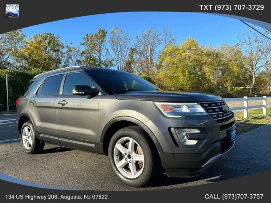 2017 Ford Explorer XLT Sport photo 1