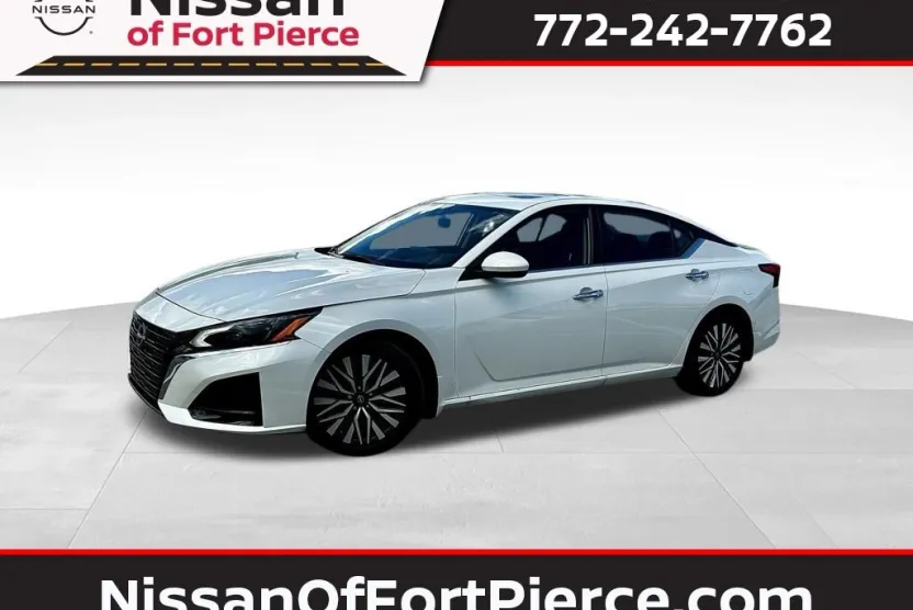 2024 Nissan Altima 2.5 SV photo 1