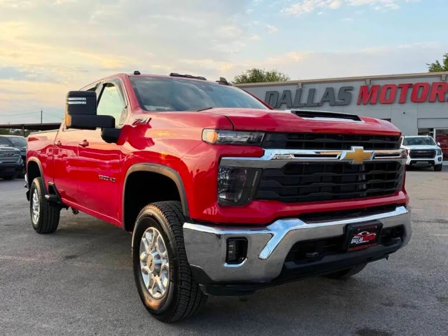 2024 Chevrolet Silverado 2500HD LT photo 1