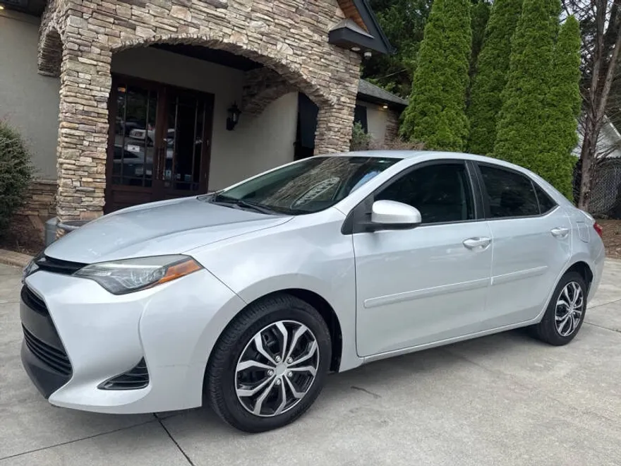 2018 Toyota Corolla XLE XSE photo 1