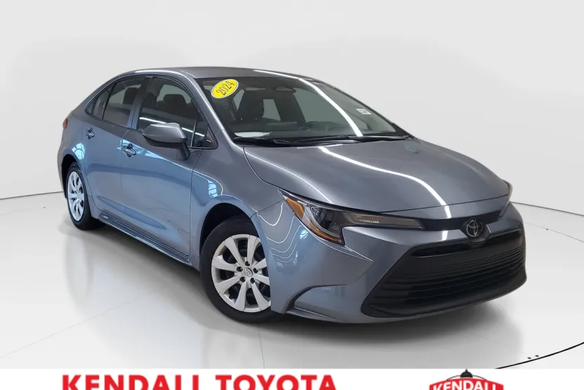 2024 Toyota Corolla LE photo 1