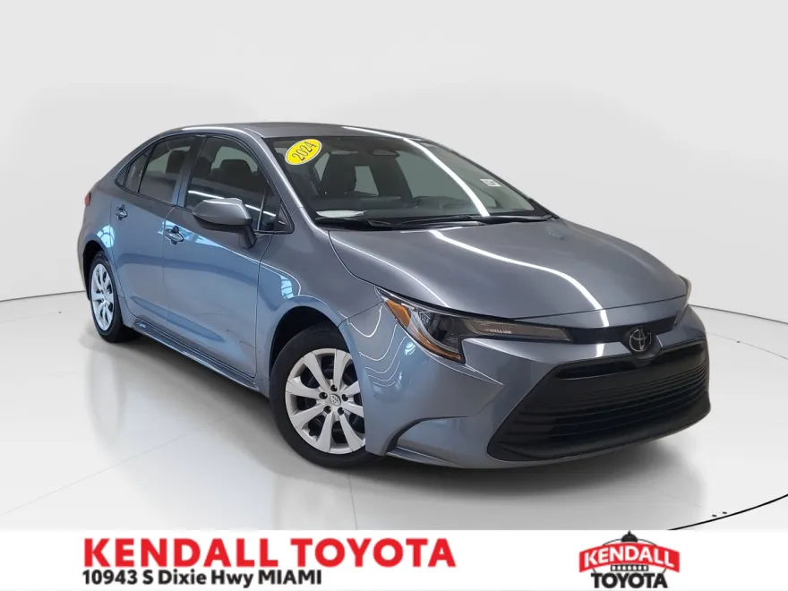 2024 Toyota Corolla LE photo 1