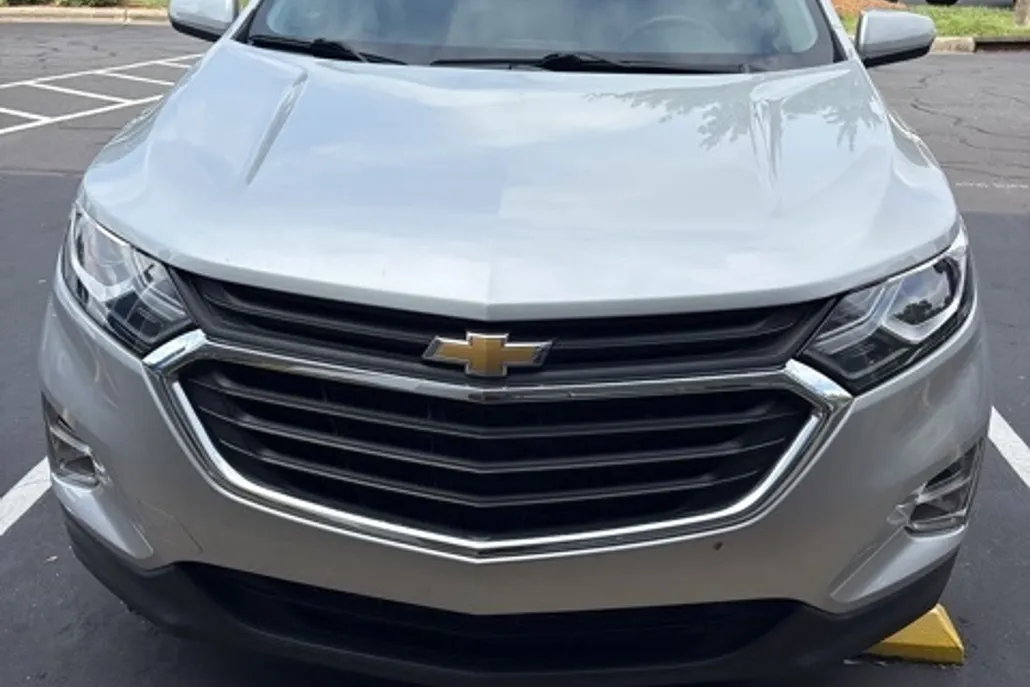 2020 Chevrolet Equinox LT photo 1