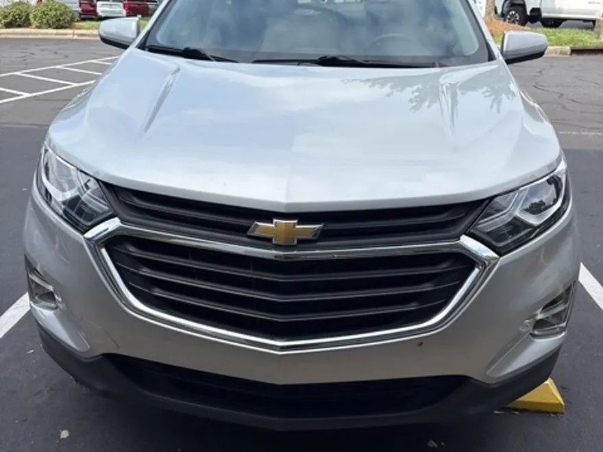 2020 Chevrolet Equinox LT photo 1