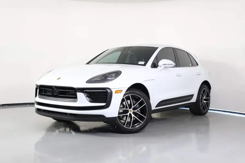 2024 Porsche Macan photo 1
