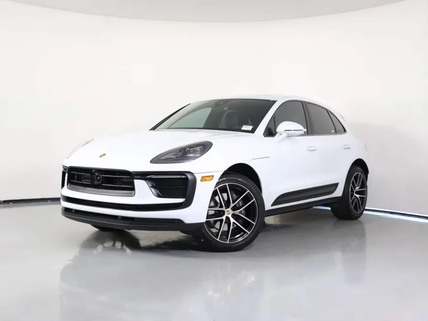 2024 Porsche Macan photo 1