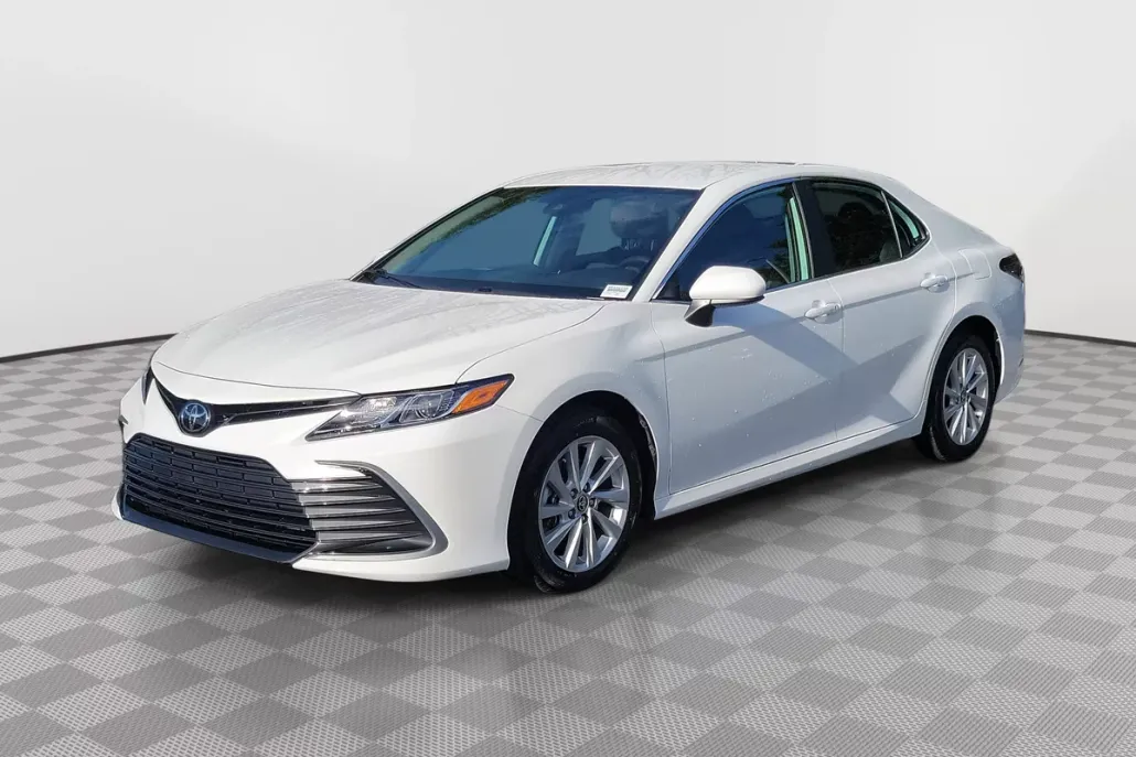 2024 Toyota Camry LE photo 1