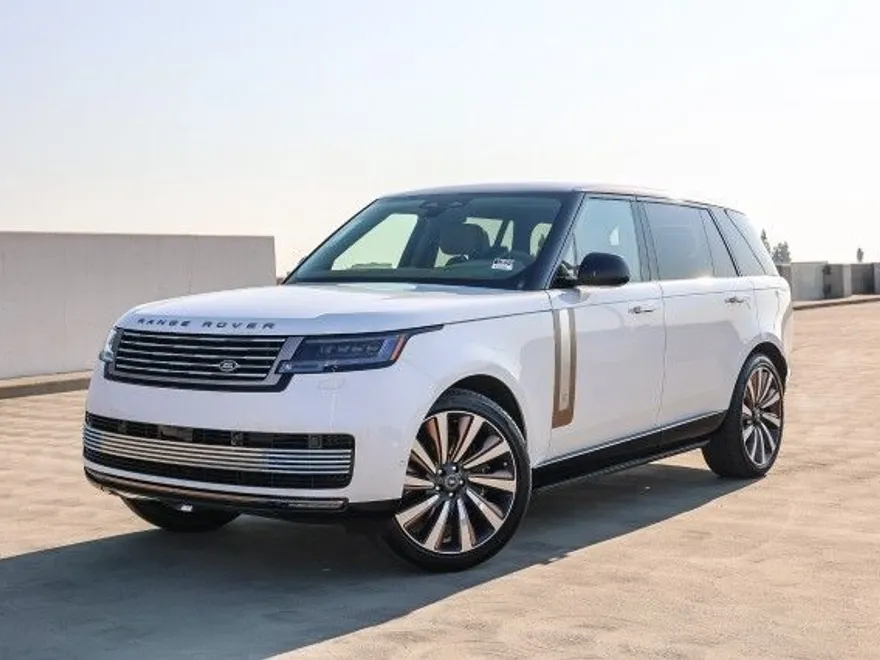 2025 Land Rover Range Rover SV photo 1