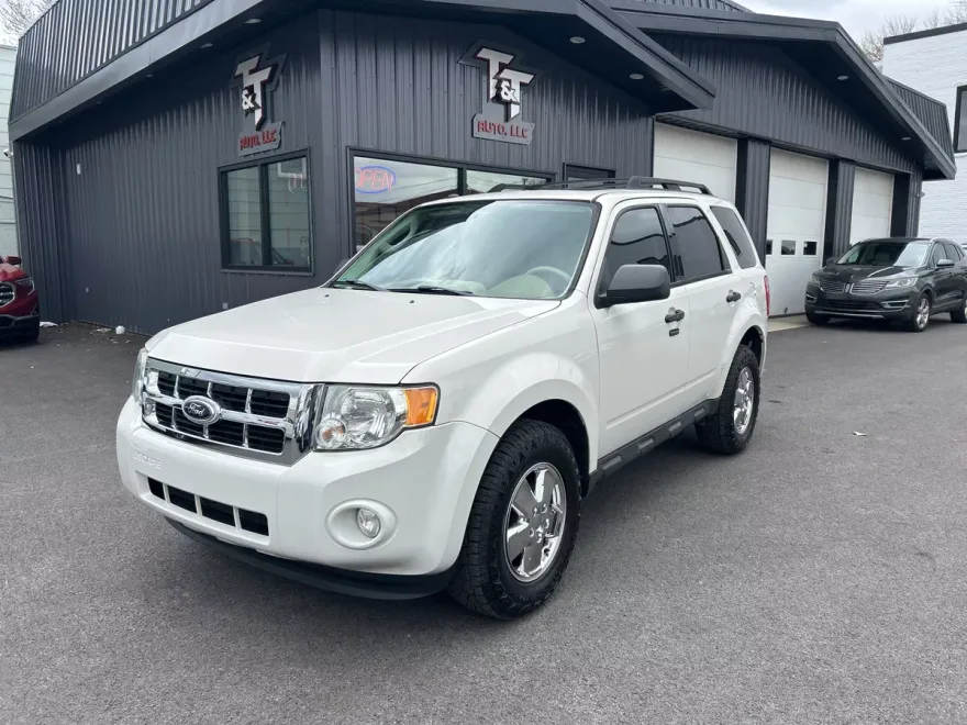 2012 Ford Escape XLT photo 1