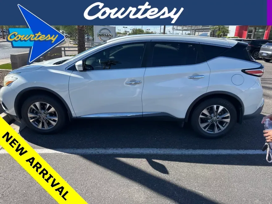 2016 Nissan Murano S photo 1