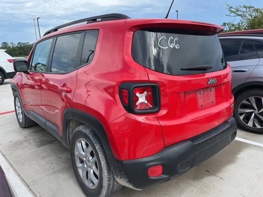 2017 Jeep Renegade Latitude North Edition photo 1