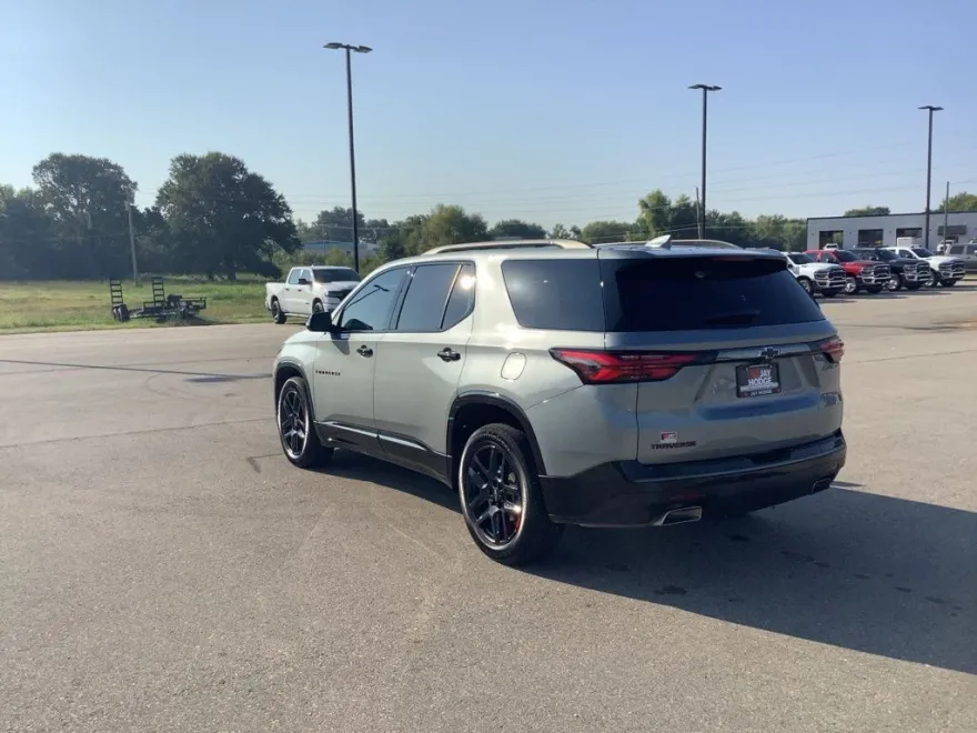 2023 Chevrolet Traverse Premier photo 1