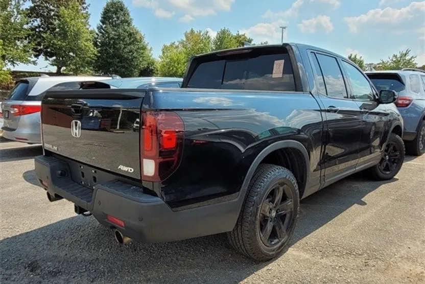 2023 Honda Ridgeline Black Edition photo 1