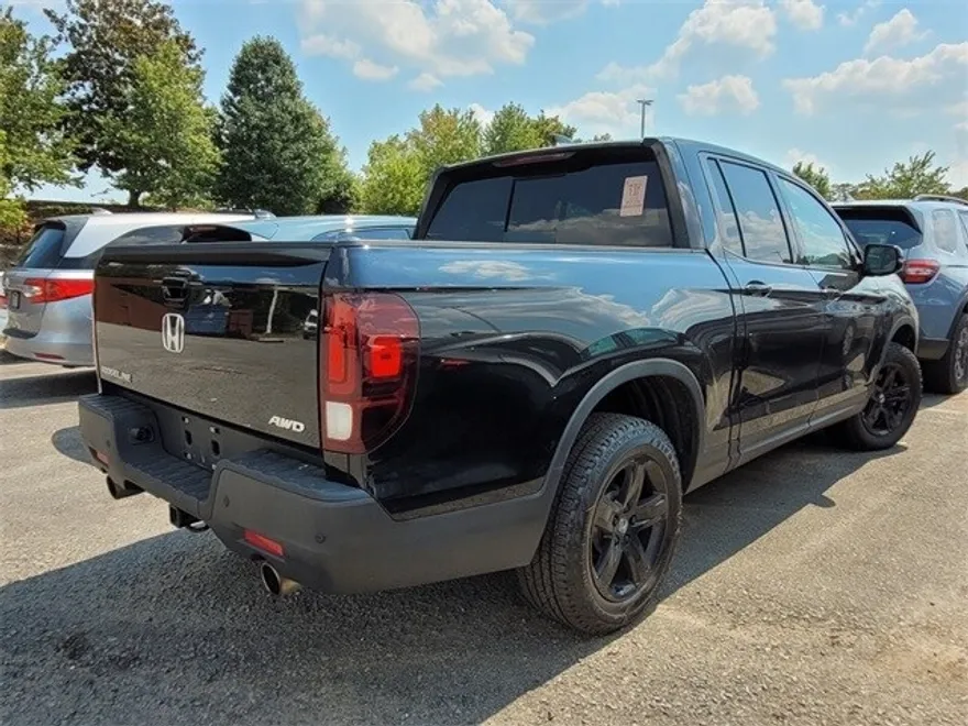 2023 Honda Ridgeline Black Edition photo 1