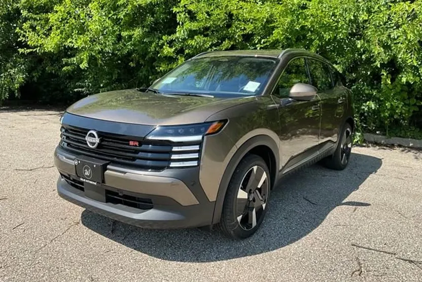 2025 Nissan Kicks SR photo 1