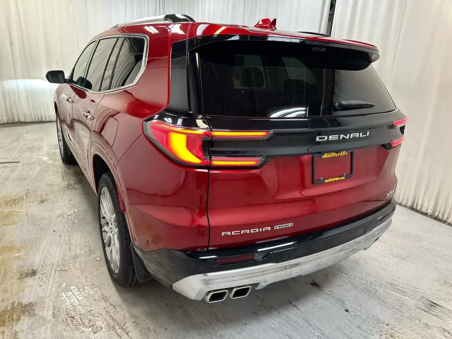 2025 Gmc Acadia Denali photo 1