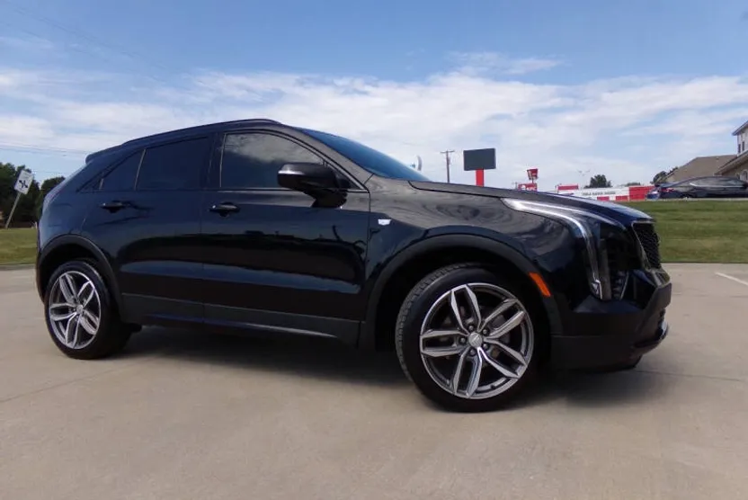 2022 Cadillac XT4 Sport photo 1
