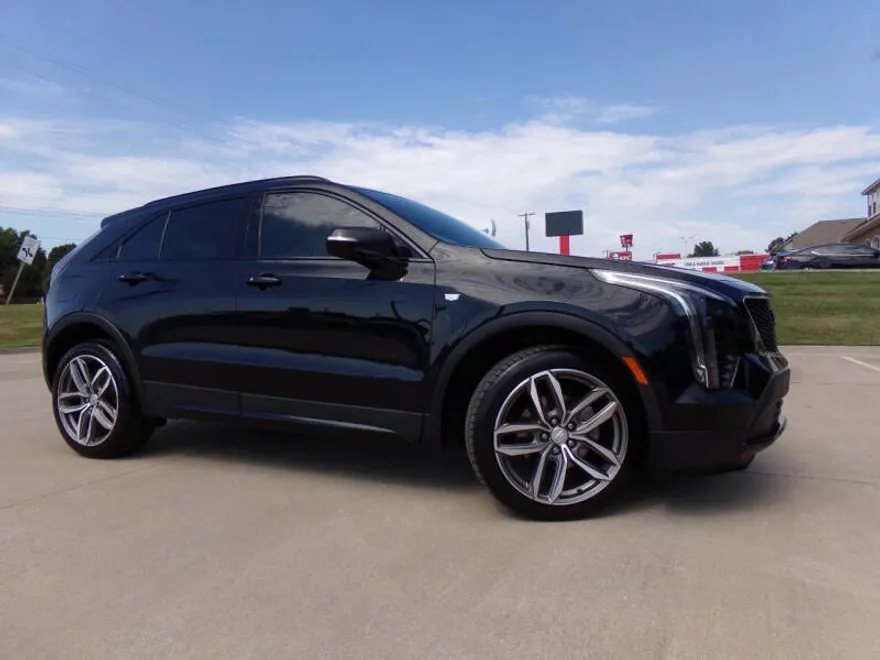 2022 Cadillac XT4 Sport photo 1