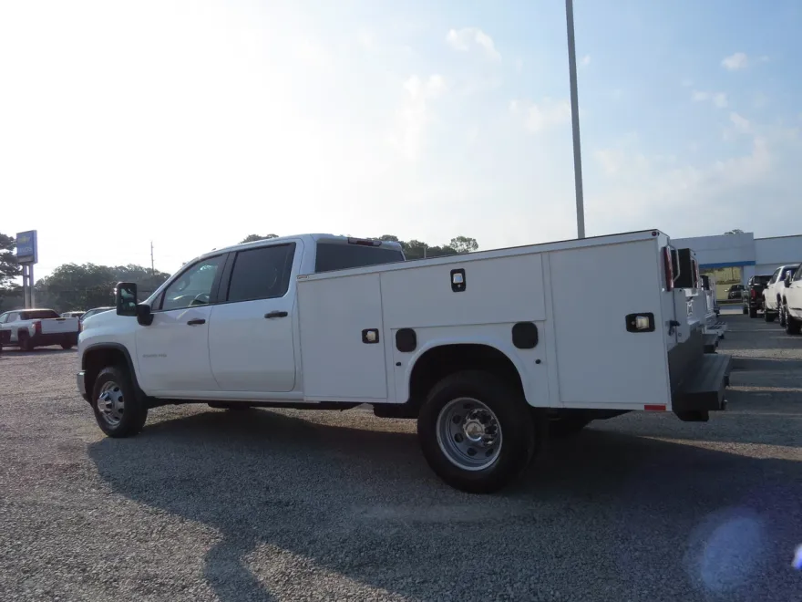 2025 Chevrolet Silverado 3500HD Work Truck photo 1