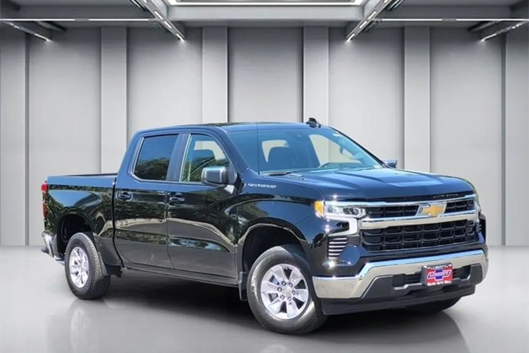 2026 Chevrolet Silverado 1500 LT photo 1