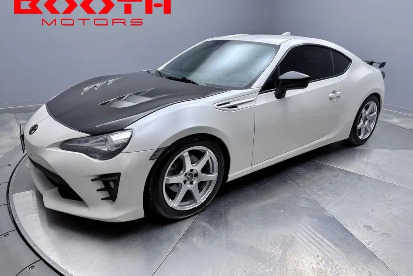 2018 Toyota GR86 GT photo 1
