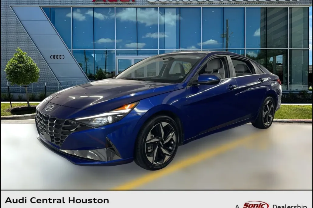 2023 Hyundai Elantra Limited photo 1