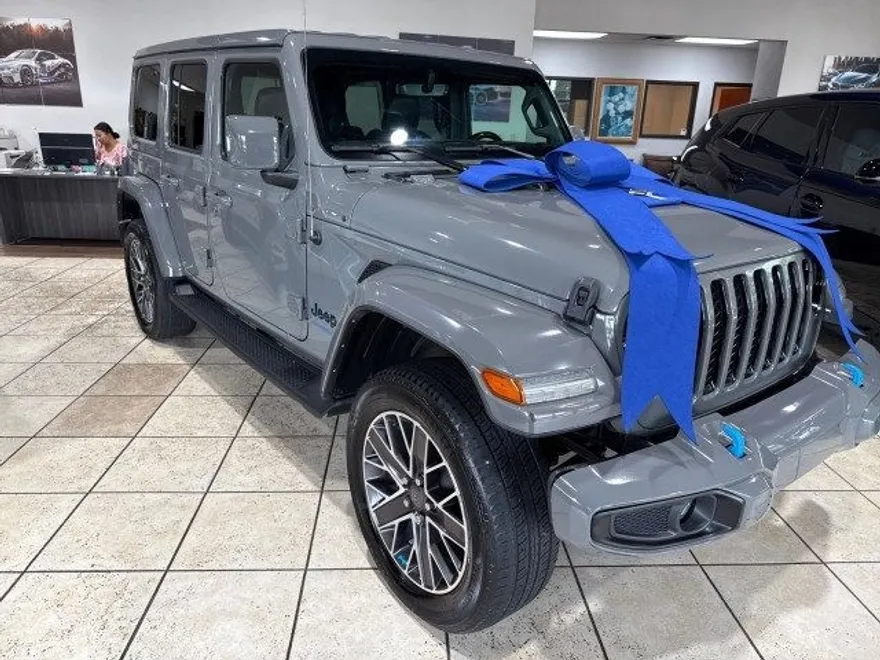 2022 Jeep Wrangler 4xe Unlimited Sahara photo 1