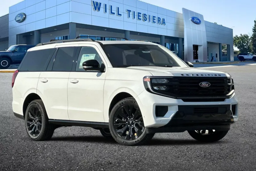 2025 Ford Expedition Platinum photo 1