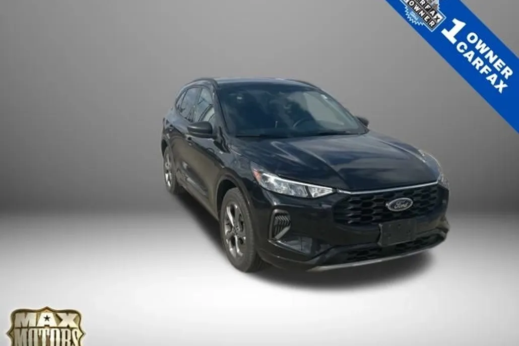 2023 Ford Escape ST-Line photo 1